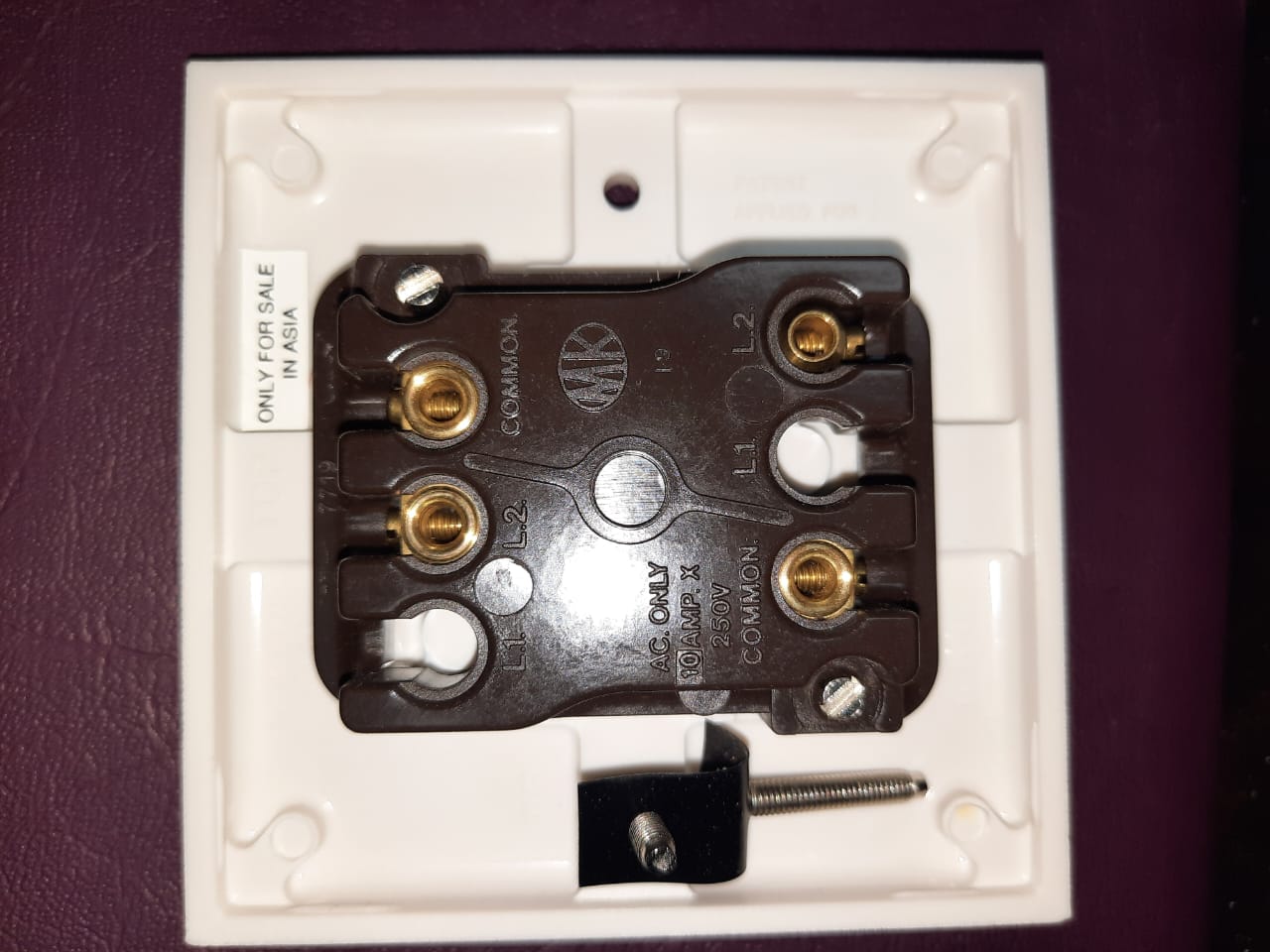 Conventional Light Switch 2G 1 Way - Image 5